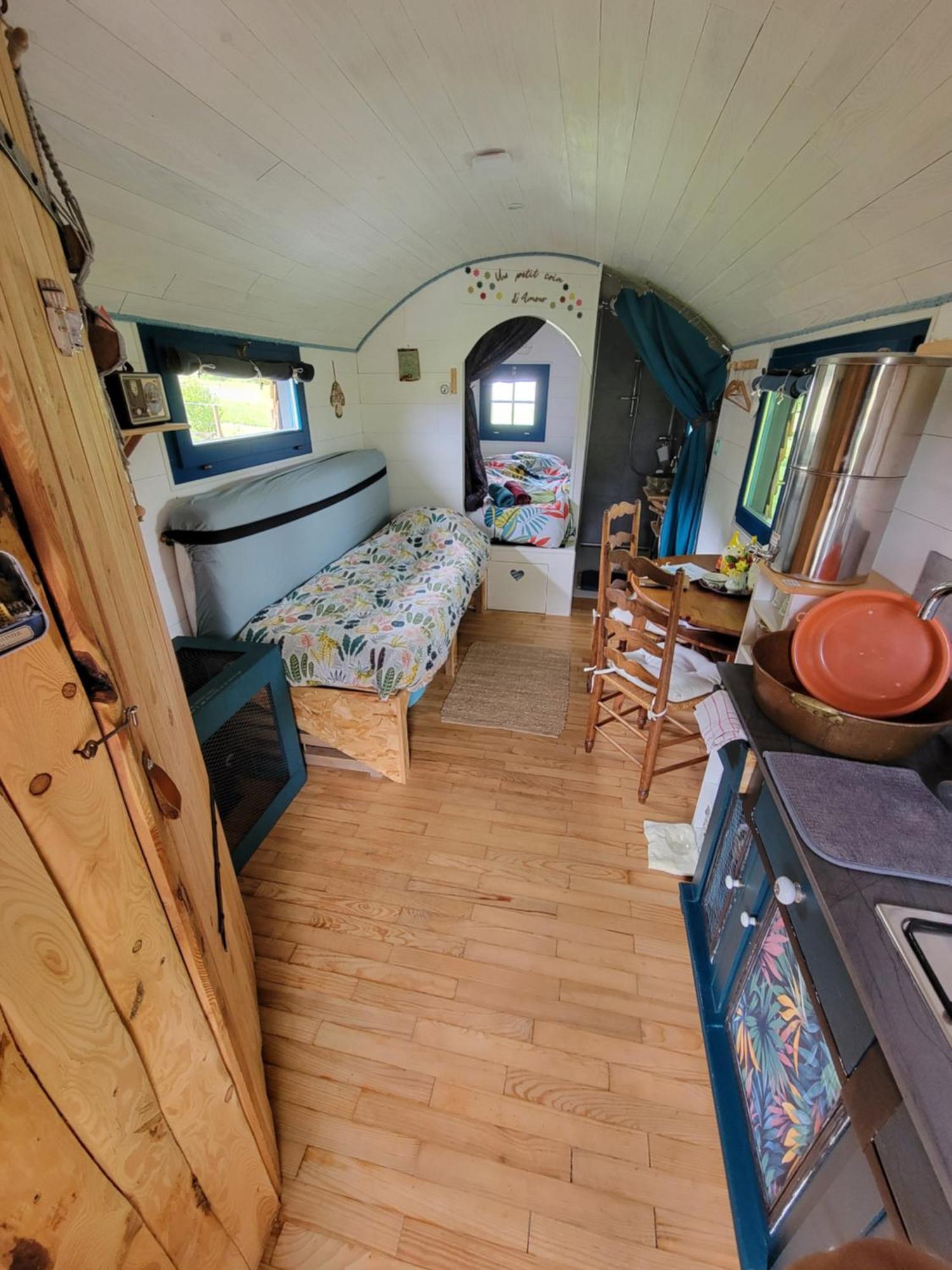 La Roulotte Tiny House Du Mond'Ideal Leval  Luaran gambar