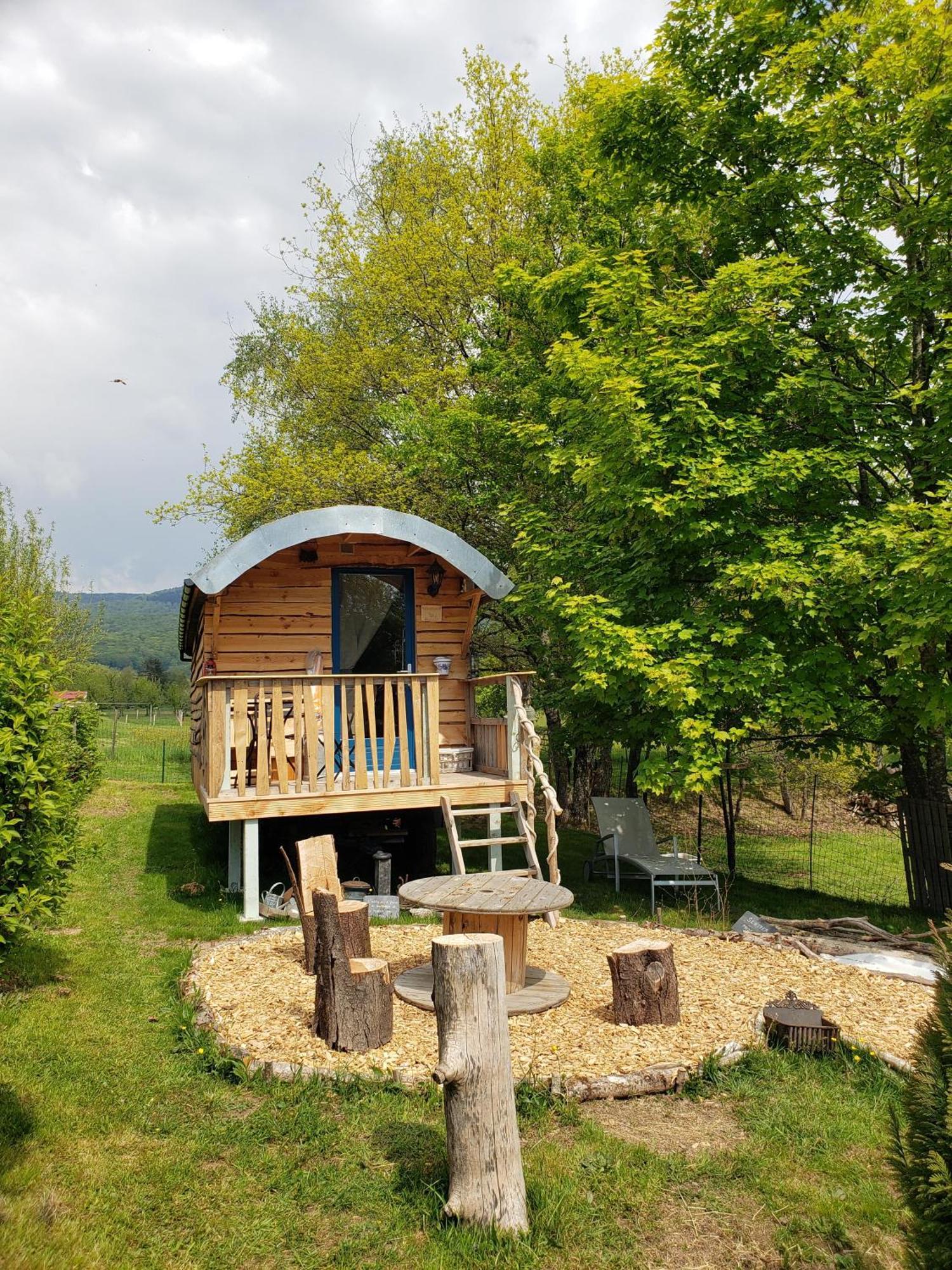 La Roulotte Tiny House Du Mond'Ideal Leval  Luaran gambar