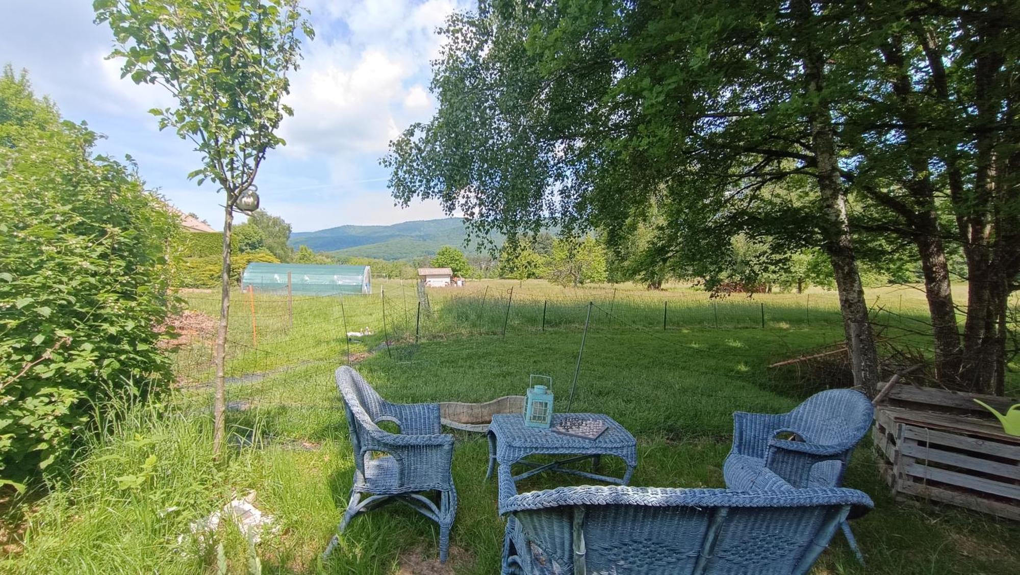 La Roulotte Tiny House Du Mond'Ideal Leval  Luaran gambar